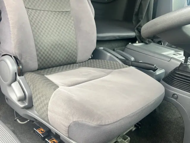 いすゞ フォワード 2RG-FRR90T2(2WD)の写真21