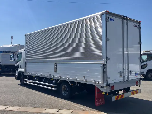 いすゞ フォワード 2RG-FRR90S2(2WD)の写真4