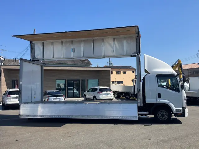 いすゞ フォワード 2RG-FRR90S2(2WD)の写真6
