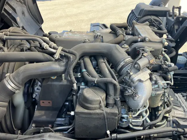 いすゞ フォワード 2RG-FRR90S2(2WD)の写真16