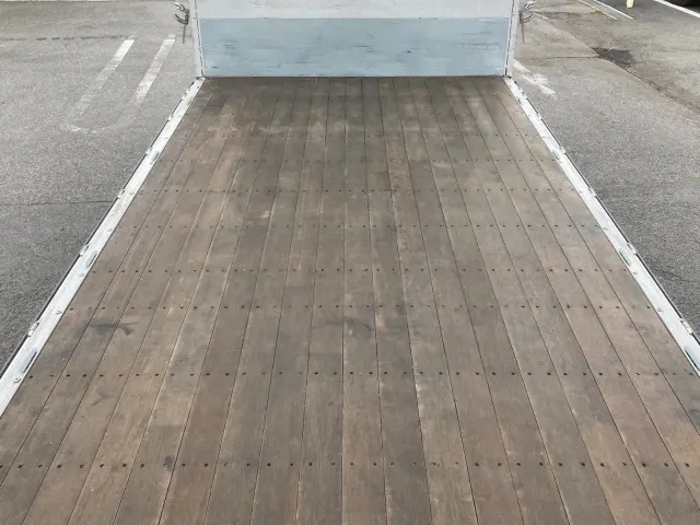 いすゞ フォワード 2RG-FRR90T2(2WD)の写真12