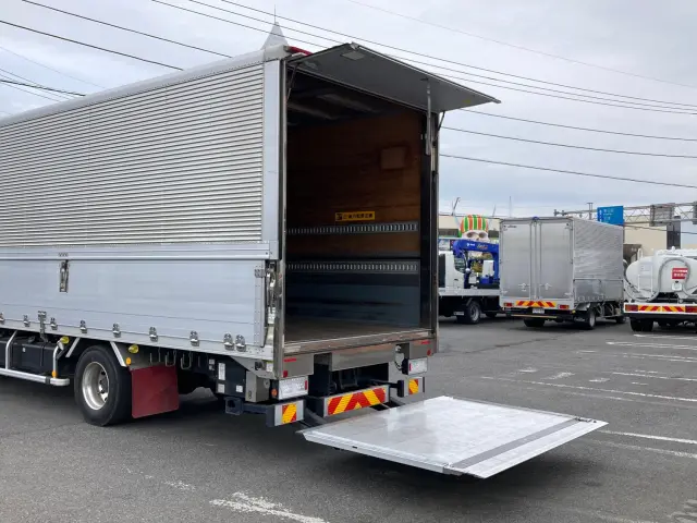 いすゞ フォワード 2RG-FRR90T2(2WD)の写真15