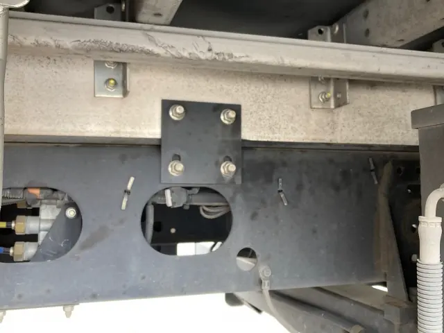 いすゞ フォワード 2RG-FRR90T2(2WD)の写真16