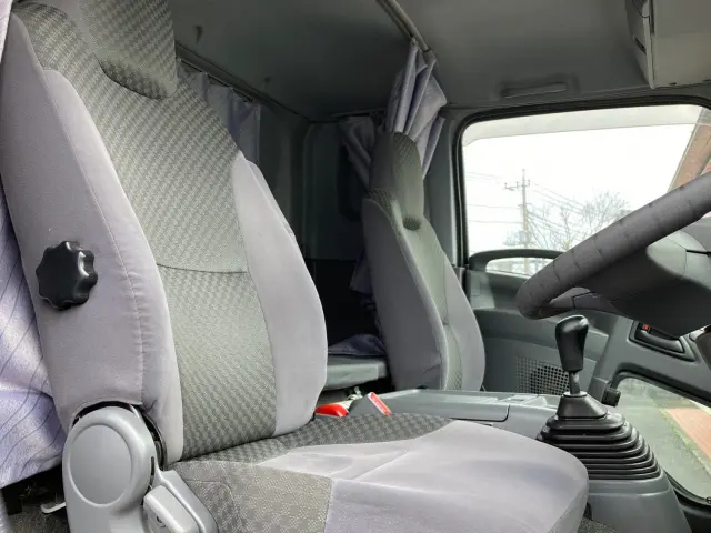 いすゞ フォワード 2RG-FRR90T2(2WD)の写真21