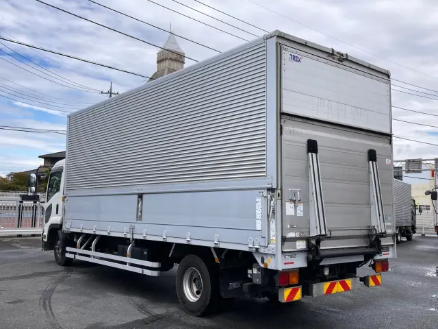 いすゞ フォワード TKG-FRR90T2(2WD)の写真4