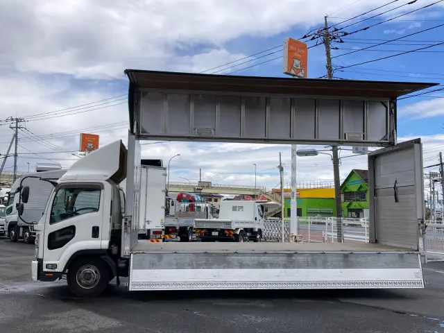 いすゞ フォワード TKG-FRR90T2(2WD)の写真5