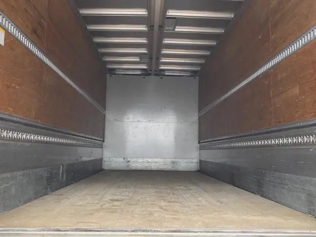 いすゞ フォワード TKG-FRR90T2(2WD)の写真10