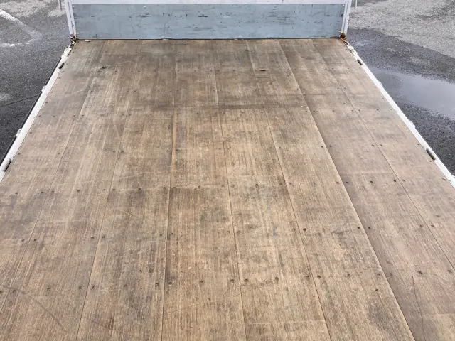 いすゞ フォワード TKG-FRR90T2(2WD)の写真11