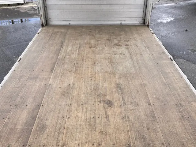 いすゞ フォワード TKG-FRR90T2(2WD)の写真12