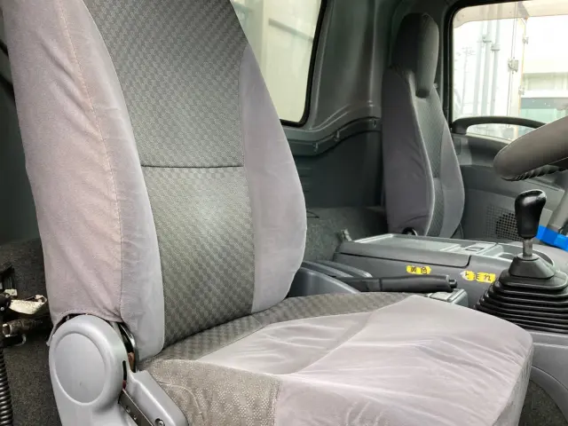 いすゞ フォワード TKG-FRR90T2(2WD)の写真21