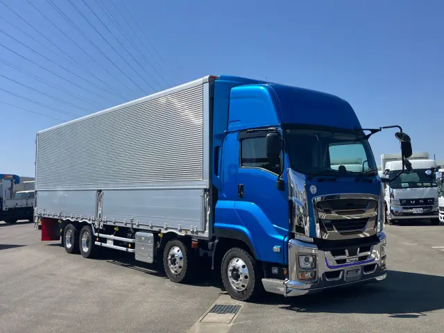 いすゞ ギガ 2PG-CYJ77D(8x4)の写真2