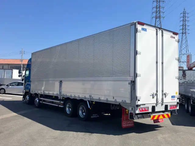 いすゞ ギガ 2PG-CYJ77D(8x4)の写真4