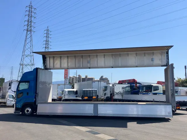 いすゞ ギガ 2PG-CYJ77D(8x4)の写真5