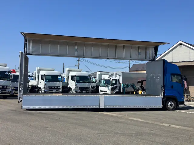 いすゞ ギガ 2PG-CYJ77D(8x4)の写真6