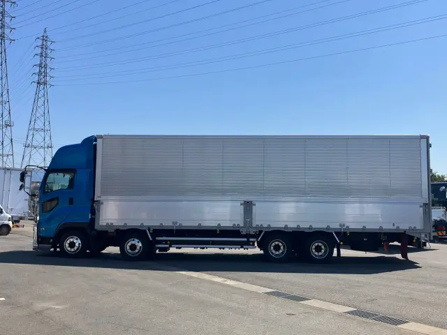 いすゞ ギガ 2PG-CYJ77D(8x4)の写真7