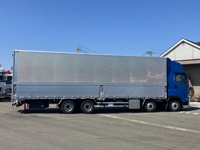 いすゞ ギガ 2PG-CYJ77D(8x4)の写真8