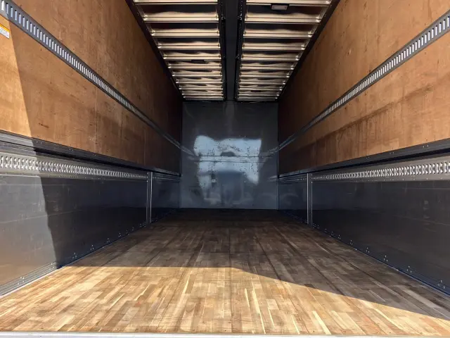 いすゞ ギガ 2PG-CYJ77D(8x4)の写真10