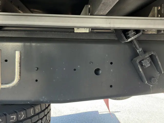 いすゞ ギガ 2PG-CYJ77D(8x4)の写真13