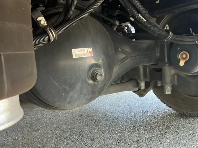 いすゞ ギガ 2PG-CYJ77D(8x4)の写真15