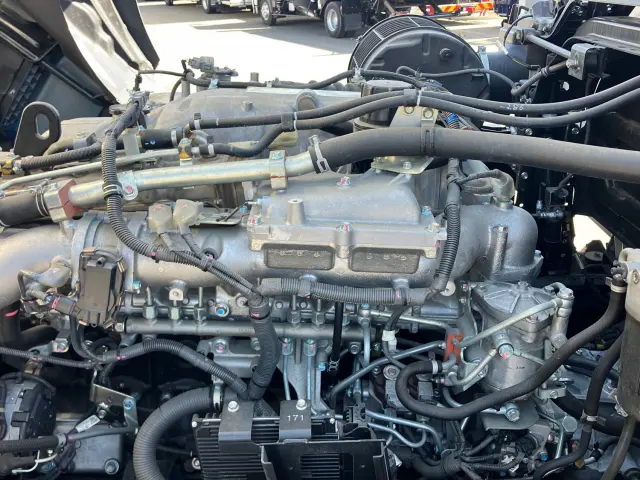 いすゞ ギガ 2PG-CYJ77D(8x4)の写真16