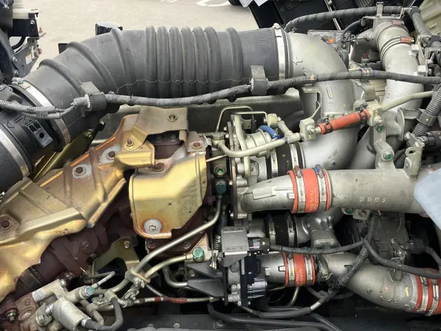 日野 プロフィア 2DG-FW1AHG(8x4)の写真17