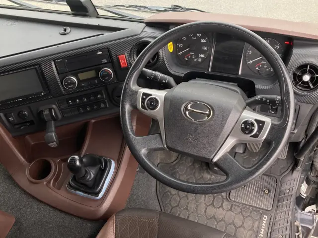 日野 プロフィア 2DG-FR1AHG(6x2)の写真20