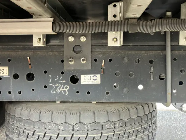 いすゞ エルフ 2RG-NPR88AN(2WD)の写真13