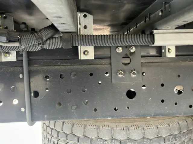 いすゞ エルフ 2RG-NPR88AN(2WD)の写真14