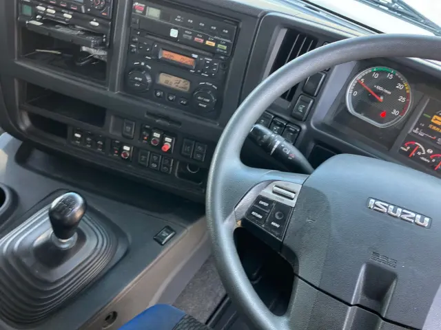 いすゞ ギガ 2PG-CYJ77C(8x4)の写真20