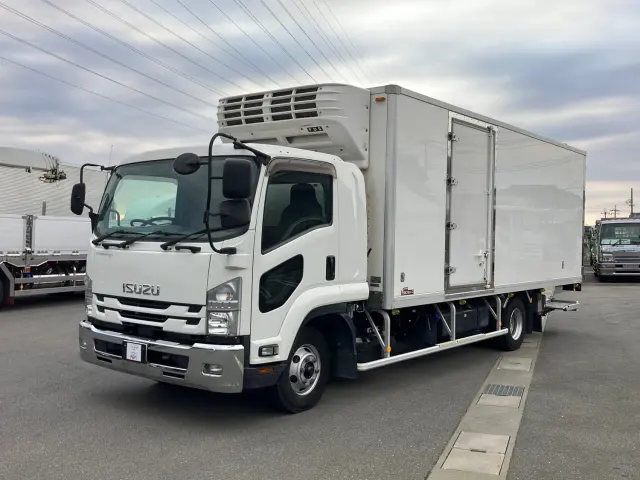 いすゞ フォワード 2PG-FRR90S2(2WD)の写真1