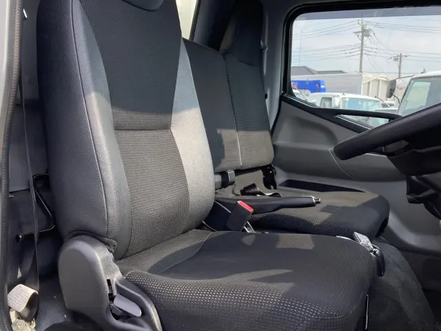 三菱 キャンター 2RG-FEAV0(2WD)の写真16