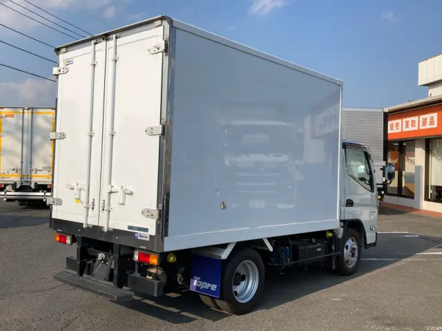 三菱 キャンター 2RG-FBAV0(2WD)の写真3