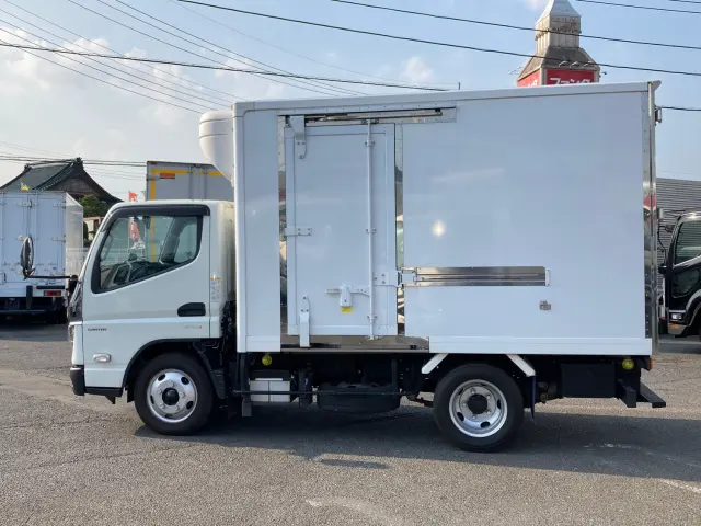 三菱 キャンター 2RG-FBAV0(2WD)の写真5