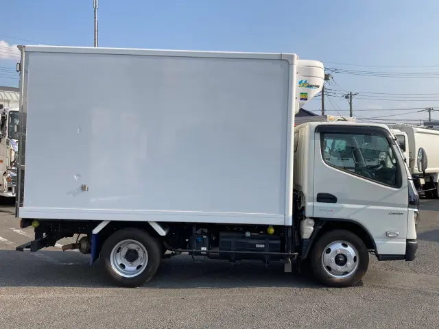 三菱 キャンター 2RG-FBAV0(2WD)の写真6