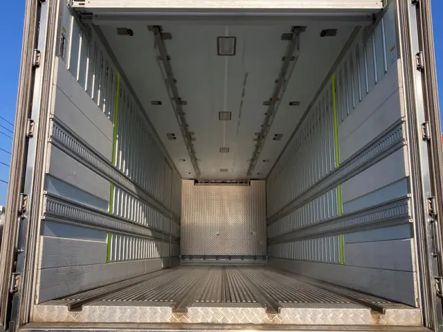 日野 プロフィア 2DG-FR1AHJ(6x2)の写真8