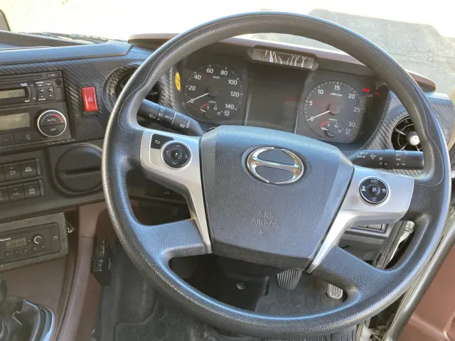 日野 プロフィア 2DG-FR1AHJ(6x2)の写真18