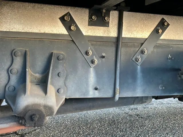 UD コンドル TKG-MK38L(2WD)の写真15