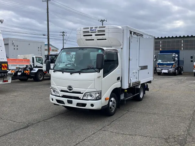 日野 デュトロ 2RG-XZC605M(2WD)の写真1