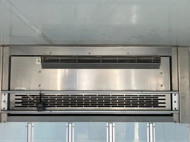 いすゞ エルフ TRG-NJR85AN(2WD)の写真10