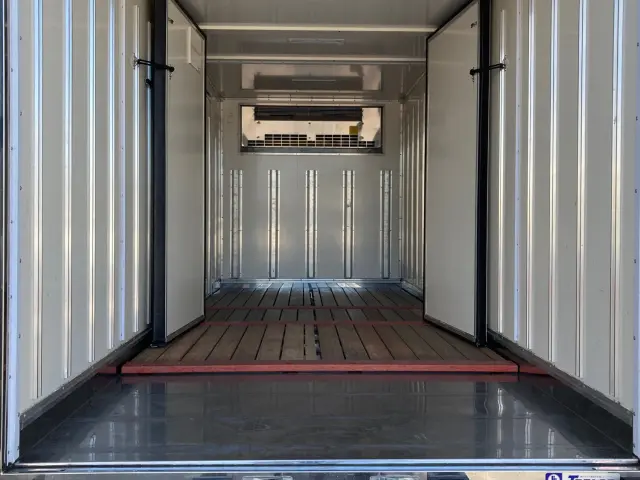 三菱 キャンター TPG-FEA50(2WD)の写真8