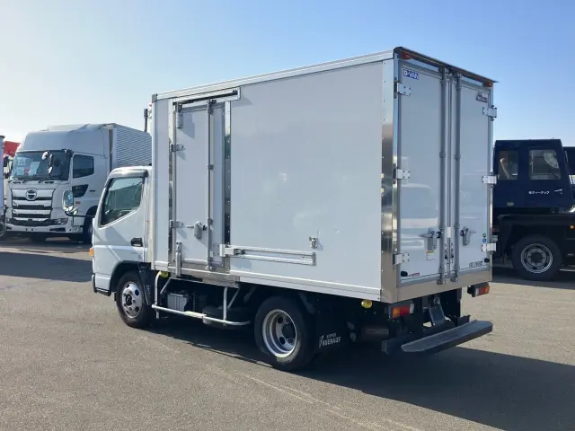 三菱 キャンター 2PG-FBAV0(2WD)の写真4