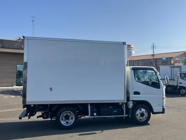 三菱 キャンター 2PG-FBAV0(2WD)の写真6