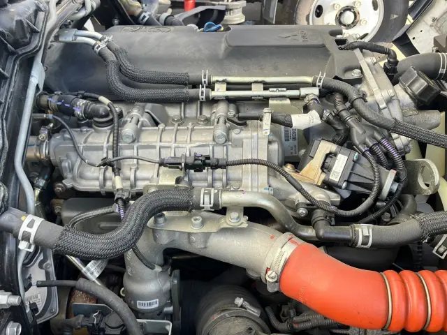 三菱 キャンター 2PG-FBAV0(2WD)の写真15