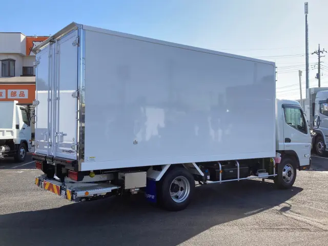 三菱 キャンター 2RG-FEB80(2WD)の写真3