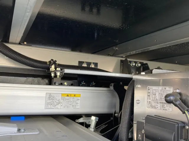 三菱 キャンター 2RG-FEB80(2WD)の写真14