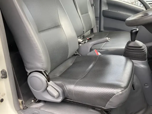 いすゞ エルフ TPG-NMR85N(2WD)の写真16