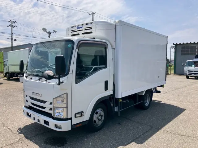 いすゞ エルフ 2RG-NLR88AN(2WD)の写真1