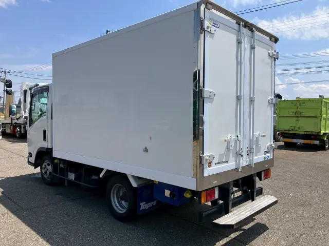 いすゞ エルフ 2RG-NLR88AN(2WD)の写真4