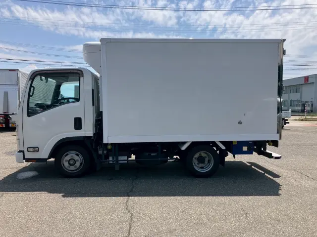 いすゞ エルフ 2RG-NLR88AN(2WD)の写真5