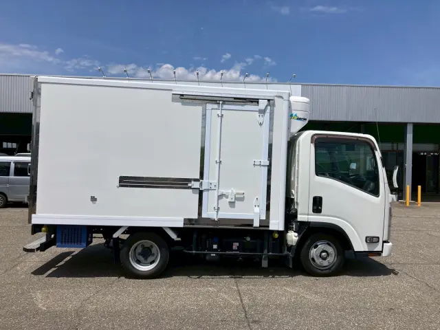 いすゞ エルフ 2RG-NLR88AN(2WD)の写真6